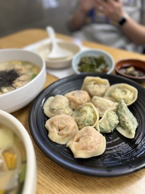 Sisters Dumpling by null