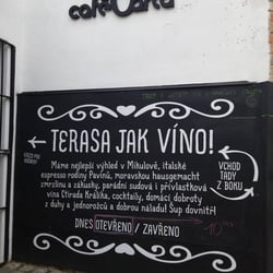 Penzion, vinný sklep a café Bárta - Navigační tabule