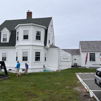 Marshall Point Lighthouse - Light Keeper's house and museum from parking - Parks Near Me - Tenants Harbor, Maine Marshall Point Lighthouse - Light Keeper's house and museum from parking - Parks Near Me - Tenants Harbor, Maine