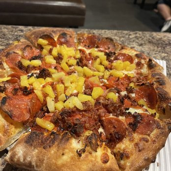 Lamppost Pizza - Pepperoni bacon bits and pineapple - it's a winner - Pizza Near Me - Fountain Valley, California Lamppost Pizza - Pepperoni bacon bits and pineapple - it's a winner - Pizza Near Me - Fountain Valley, California