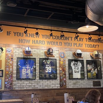 Mission BBQ - Interior wall - Barbeque Near Me - Davie, Florida