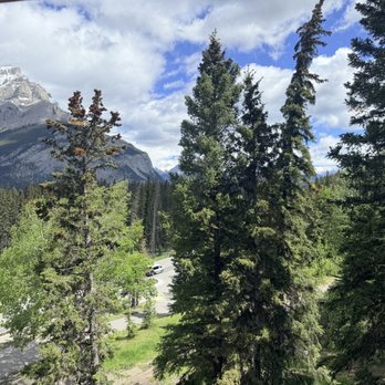 Hotel Canoe & Suites - Hotels Near Me - Banff, Alberta
