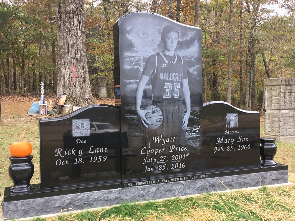 WEST KY MEMORIALS Updated September 2024 313 Main St, Cadiz