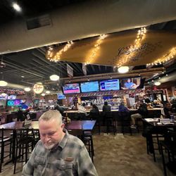 Brothers Bar & Grill - Pretty empty. :(