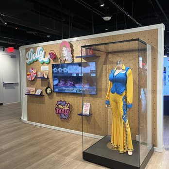 The Walmart Museum - Dolly!!! - Art Museums Near Me - Bentonville, Arkansas The Walmart Museum - Dolly!!! - Art Museums Near Me - Bentonville, Arkansas