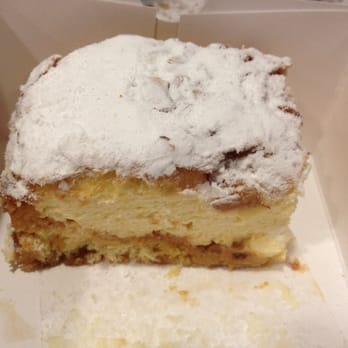 Basque Boulangerie Cafe - Beehive cake - Bakeries Near Me - Sonoma, California