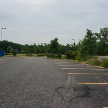 Harbins Park - Huge parking lot. This is only half of it. - Playgrounds Near Me - Dacula, Georgia Harbins Park - Huge parking lot. This is only half of it. - Playgrounds Near Me - Dacula, Georgia
