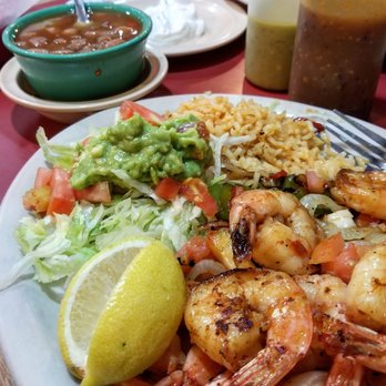 Taqueria La Tapatia 4 - Grilled shrimp with peppers and onions, rice, beans, guac. Super delicious and authentic-tasting! - Mexican Near Me - Sinton, Texas Taqueria La Tapatia 4 - Grilled shrimp with peppers and onions, rice, beans, guac. Super delicious and authentic-tasting! - Mexican Near Me - Sinton, Texas