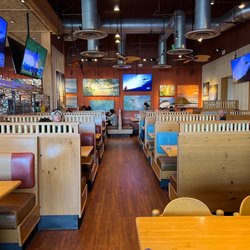 Islands Restaurant - Interior