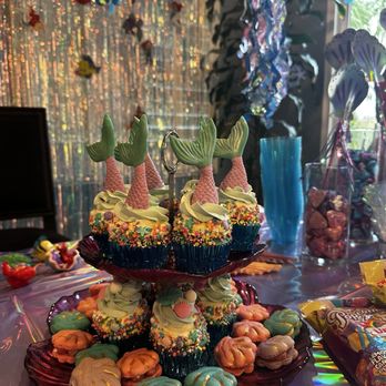 Arty Crafty Cakes - Yummmm - Custom Cakes Near Me - Corona, California Arty Crafty Cakes - Yummmm - Custom Cakes Near Me - Corona, California