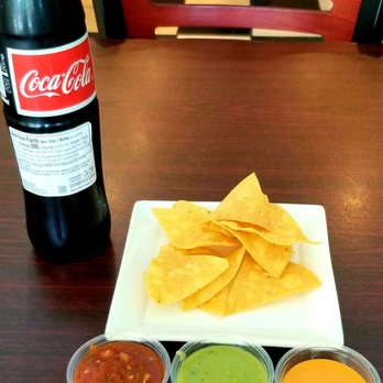 Bronzes Taqueria - Free chips and salsa - Mexican Near Me - Pleasanton, California