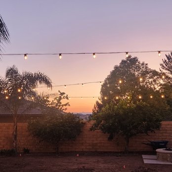 Christmas Light Guy - Holiday Decorating Services Near Me Christmas Light Guy - Holiday Decorating Services Near Me