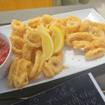 Circles Waterfront at Lands End Marina - Calamari - Seafood Near Me - Apollo Beach, Florida