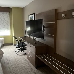 Holiday Inn Express & Suites Columbus - Fort Moore