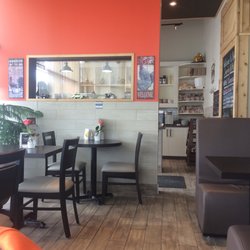 Simmering Kettle - Excellent service. Been here 6-7 times whiles it's been busy and slow. Service has been excellent every time