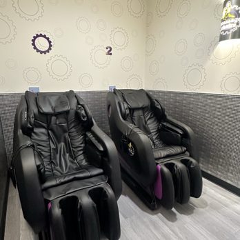 Planet Fitness - Massage chairs for Black Card members - Gyms Near Me - Aiea, Hawaii Planet Fitness - Massage chairs for Black Card members - Gyms Near Me - Aiea, Hawaii
