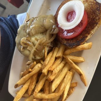 Depot Bar And Grill - ROBCO burger - American Near Me - Springfield, Tennessee Depot Bar And Grill - ROBCO burger - American Near Me - Springfield, Tennessee