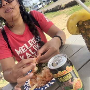 Hula Ula Dancing Lobster - Digging into Garlic Shrimp - Food Trucks Near Me - Kahuku, Hawaii