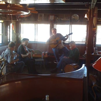 The Chowder Barge - Chowderheads chimin' a tune... - Seafood Near Me - Wilmington, California