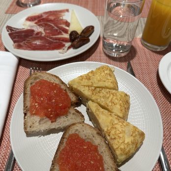 Hyatt Regency Hesperia - Hotels Near Me - Madrid, M