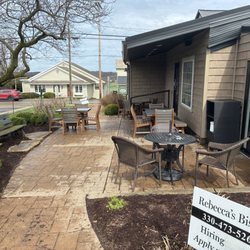 Rebecca's Bistro - Outside dining area