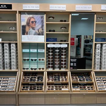 LensCrafters - Eyewear & Opticians Near Me - Roanoke, Virginia