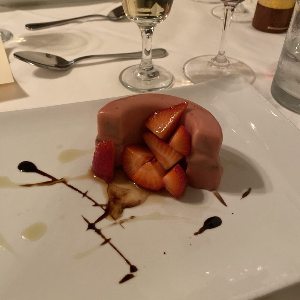 Bistro Barbes - Strawberry shortcake - French Near Me - Denver, Colorado