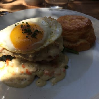 Laurel Hardware - Chicken and biscuits - New American Near Me - West Hollywood, California
