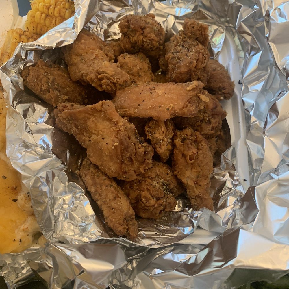 Kee's Loaded Kitchen - So many wings! - Comfort Food Near Me - Portland, Oregon