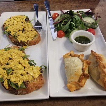 Salento Bistrot - Empanadas and Chicken Curry Tartare - Wine Bars Near Me - Houston, Texas Salento Bistrot - Empanadas and Chicken Curry Tartare - Wine Bars Near Me - Houston, Texas