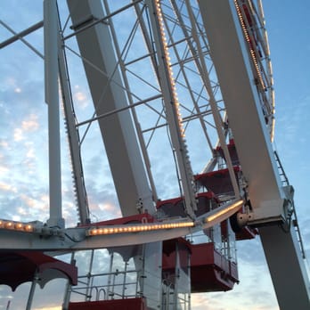Navy Pier's Centennial Wheel - Amusement Parks Near Me - Chicago, Illinois