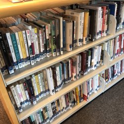 Princeton Public Library - Chinese book section (1), some quality reads here, definitely best for those who understand the language, or like to learn. (6/24/2018)