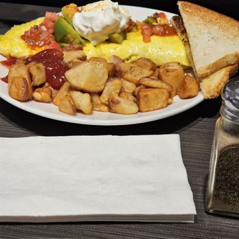 Modern Malt - Chilireno omelette home fries and toast - American Near Me - Cicero, New York