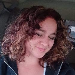 Salon Bonita - I got a calico dye and she did amazing, I love it!