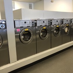 Cushman Plaza Laundry - Fairbanks, Alaska - Cushman Plaza Laundry Mat - There's many machines to accommodate