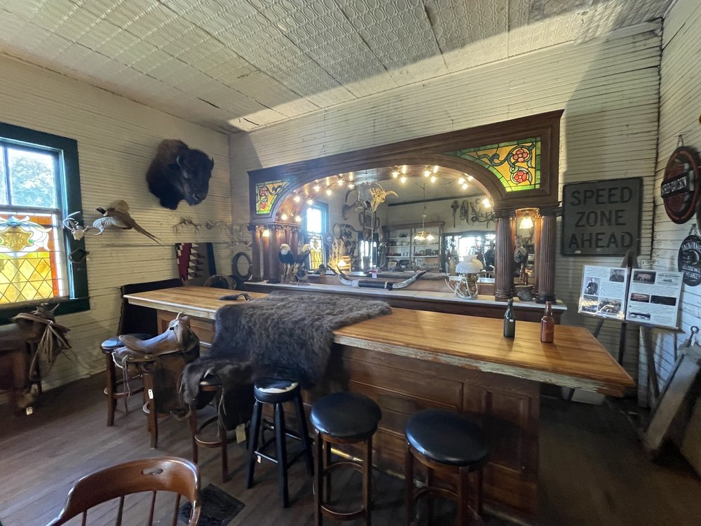 MILL CREEK ANTIQUES Updated October 2024 109 Newbury Ave, Paxico