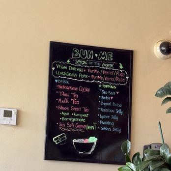 Bun Me! - Inside - Vietnamese Near Me - Northridge, California Bun Me! - Inside - Vietnamese Near Me - Northridge, California