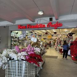 HouseMart Ben Franklin Crafts - Pearl City