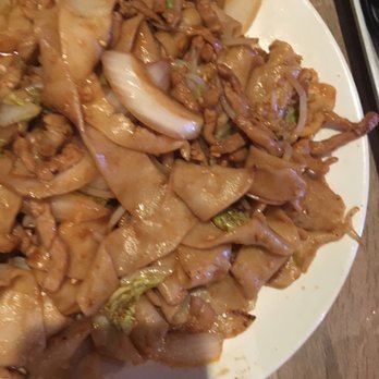Dumpling Inn - Pork chow mein  with homemade noodles - Chinese Near Me - San Diego, California