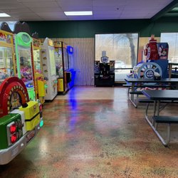 Safari Nation - Part of the game area and places to sit and eat.