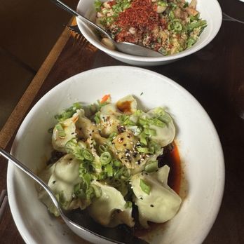 Blue Willow - Veggie dumplings and garlic chicken - Szechuan Near Me - Seattle, Washington Blue Willow - Veggie dumplings and garlic chicken - Szechuan Near Me - Seattle, Washington