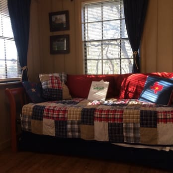Songbird Meadows Bed & Breakfast - Bed & Breakfast Near Me - Johnson City, Texas Songbird Meadows Bed & Breakfast - Bed & Breakfast Near Me - Johnson City, Texas