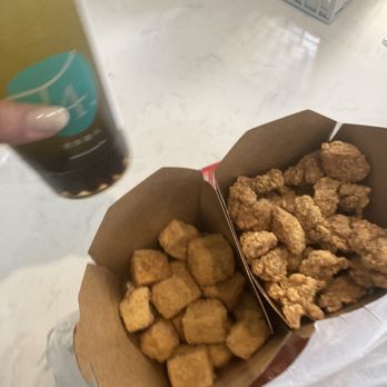T4 Tracy - Popcorn chicken, fried tofu and honey peach tea with pearls - Bubble Tea Near Me - Tracy, California T4 Tracy - Popcorn chicken, fried tofu and honey peach tea with pearls - Bubble Tea Near Me - Tracy, California