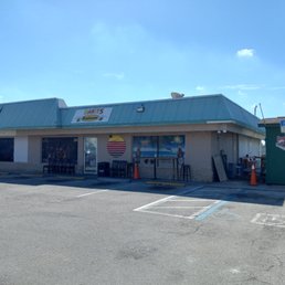 Exterior photo of Danny's Lazy Daze - Fort Myers, Florida Exterior photo of Danny's Lazy Daze - Fort Myers, Florida