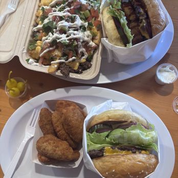 Famous Burgers - Jalapeno poppers, Avocado Burger, Asada Fríes, Western Burger - Burgers Near Me - Strathmore, California Famous Burgers - Jalapeno poppers, Avocado Burger, Asada Fríes, Western Burger - Burgers Near Me - Strathmore, California