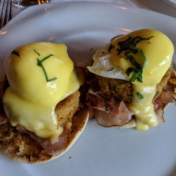 Dante Next Door - Crab cakes benedict - Italian Near Me - Cleveland, Ohio