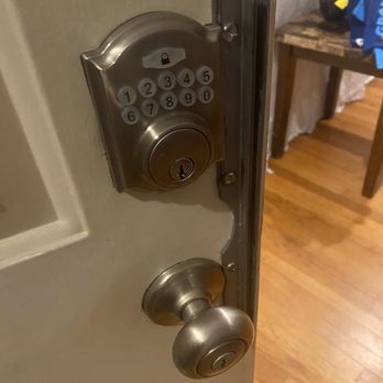 Mobile Locksmith 24 - Residential Electric Smart Lock Installation. - Keys & Locksmiths Near Me Mobile Locksmith 24 - Residential Electric Smart Lock Installation. - Keys & Locksmiths Near Me