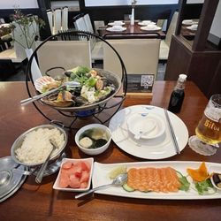 Restaurant YIN SEAFOOD - Excellent seafood, very reasonable price, hospital waiters/waitresses. Nothing to complain about.