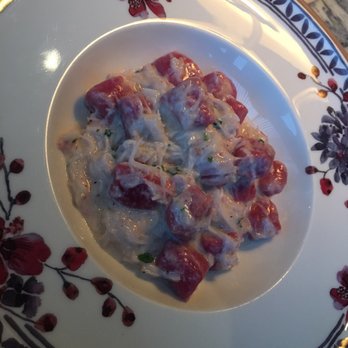 Gatto Matto - Beet gnocchi with king crab - Pizza Near Me - Laval, Quebec Gatto Matto - Beet gnocchi with king crab - Pizza Near Me - Laval, Quebec