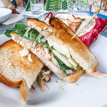 MarMo Cafe & Lounge - Slow Roasted Chicken Sandwich - Coffee & Tea Near Me - Galveston, Texas